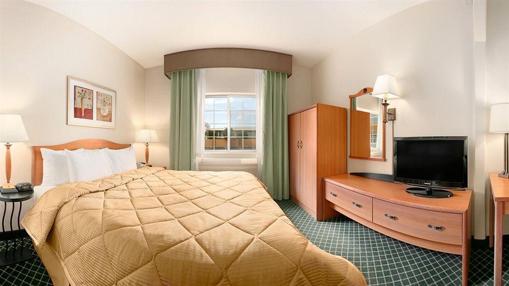 Comfort Inn & Suites Oakland Airport Buitenkant foto