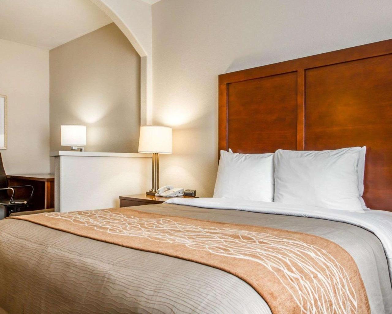 Comfort Inn & Suites Oakland Airport Buitenkant foto