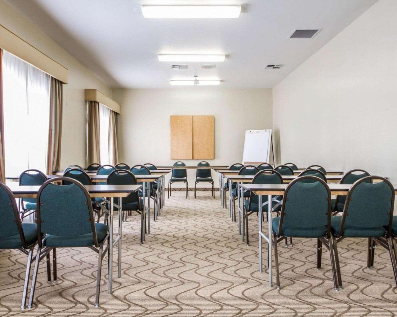 Comfort Inn & Suites Oakland Airport Buitenkant foto